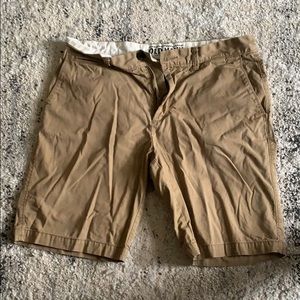 Old Navy Men’s Slim Fit Khaki Shorts